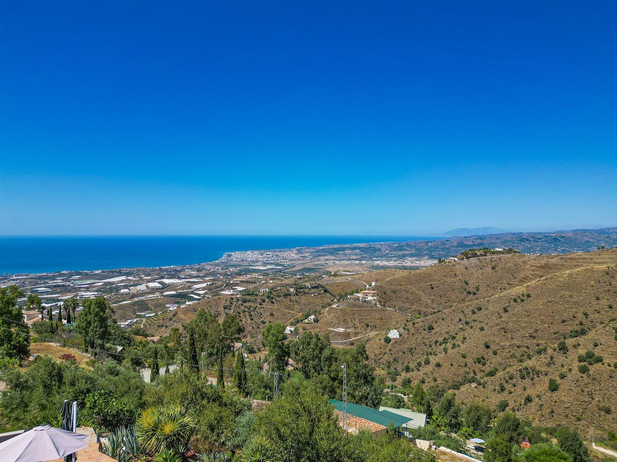3 Bed Detached Villa in Arenas