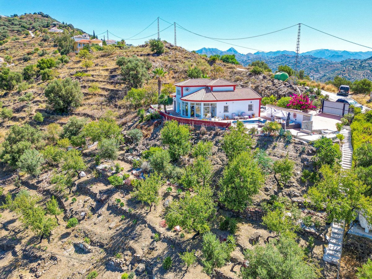 3 Bed Detached Villa in Arenas