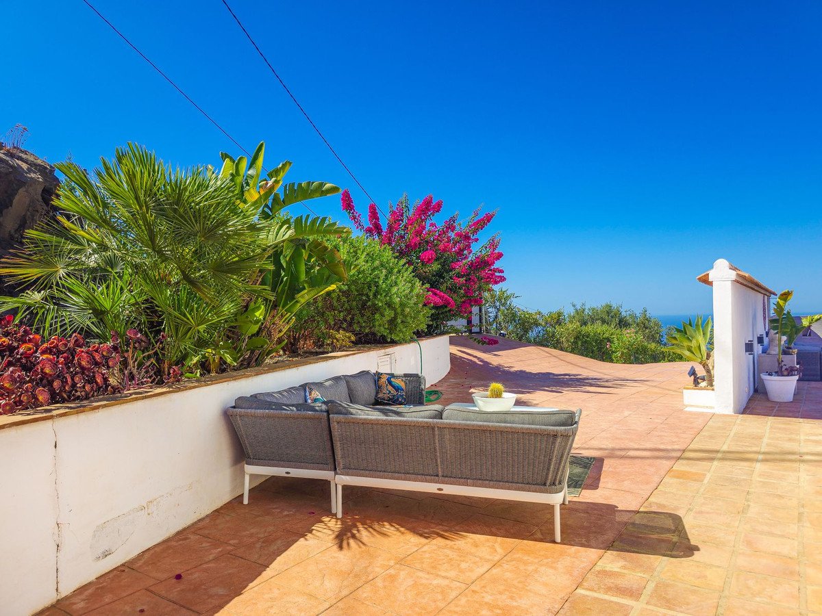 3 Bed Detached Villa in Arenas