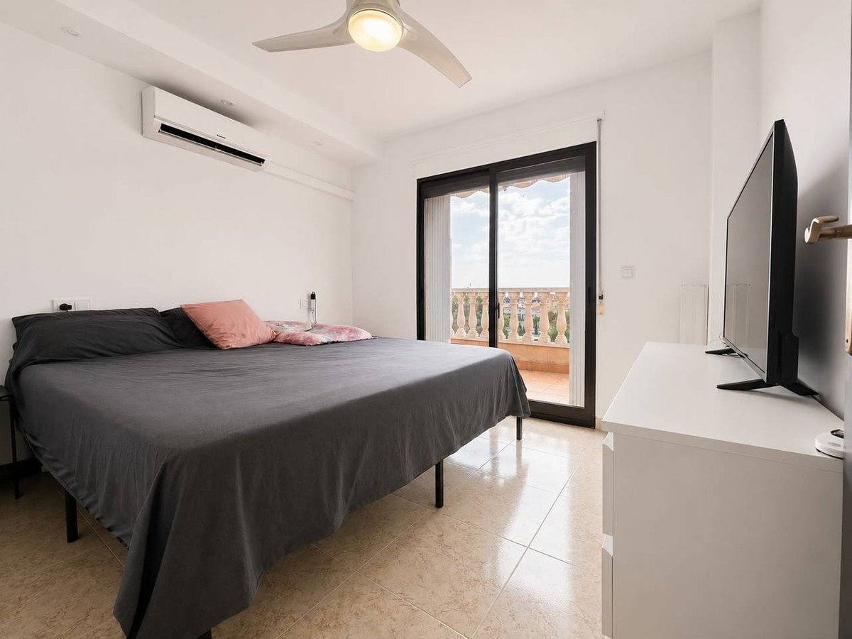 2 Bed Detached Villa in Villamartin