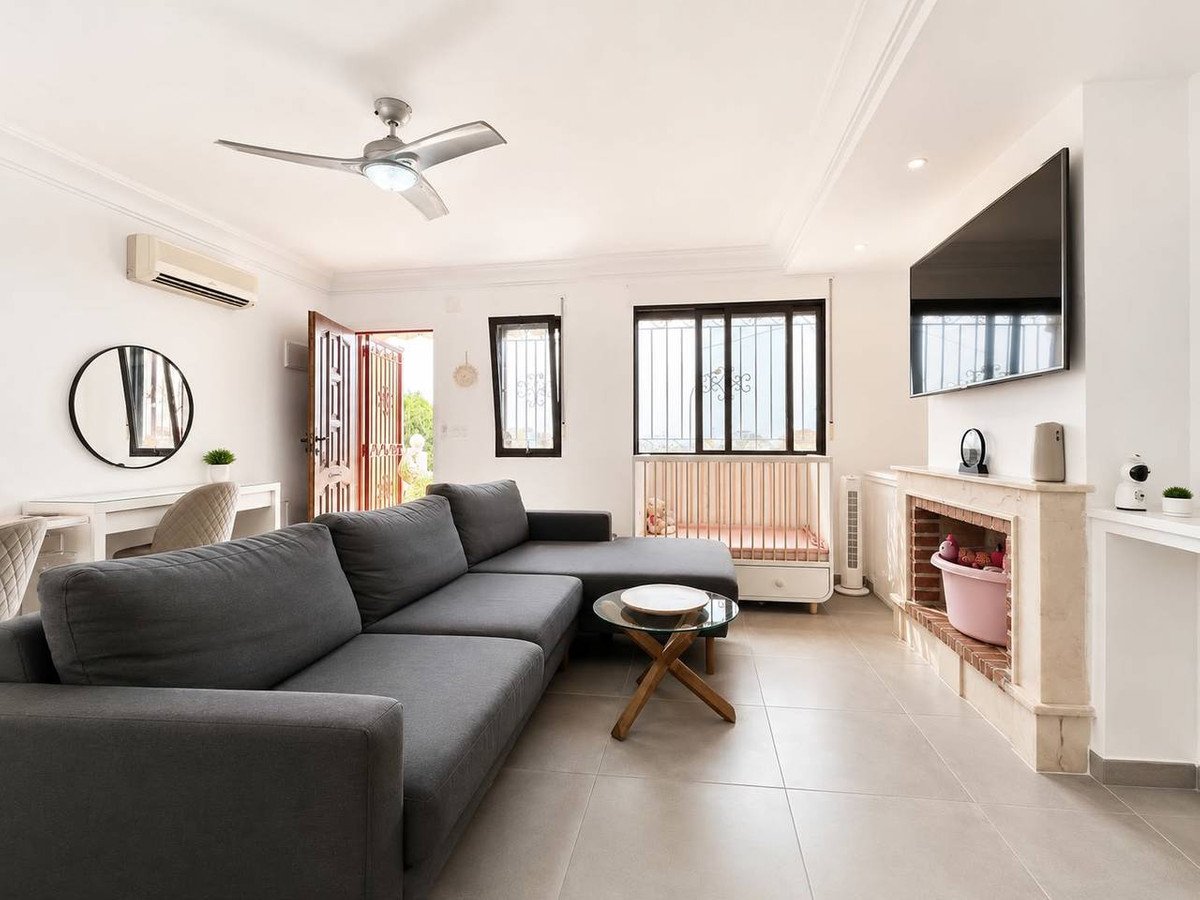 2 Bed Detached Villa in Villamartin