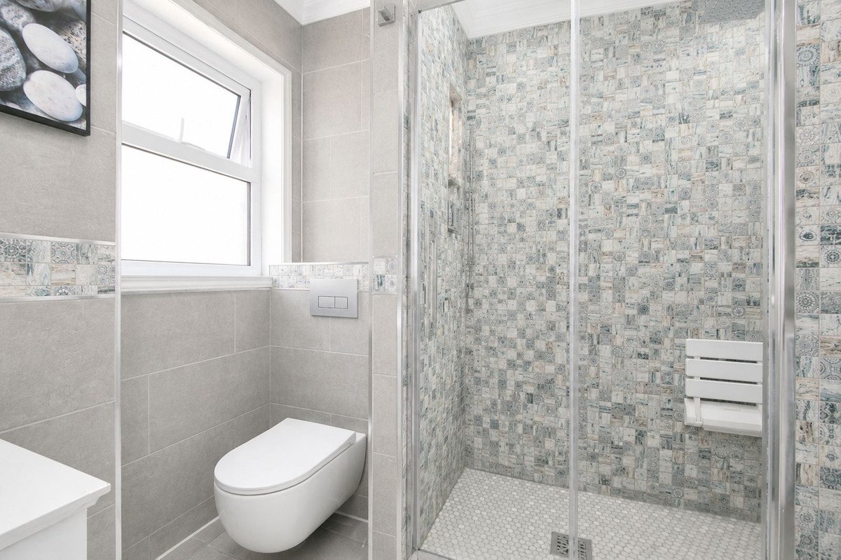 2 Bed Middle Floor Apartment in Calahonda