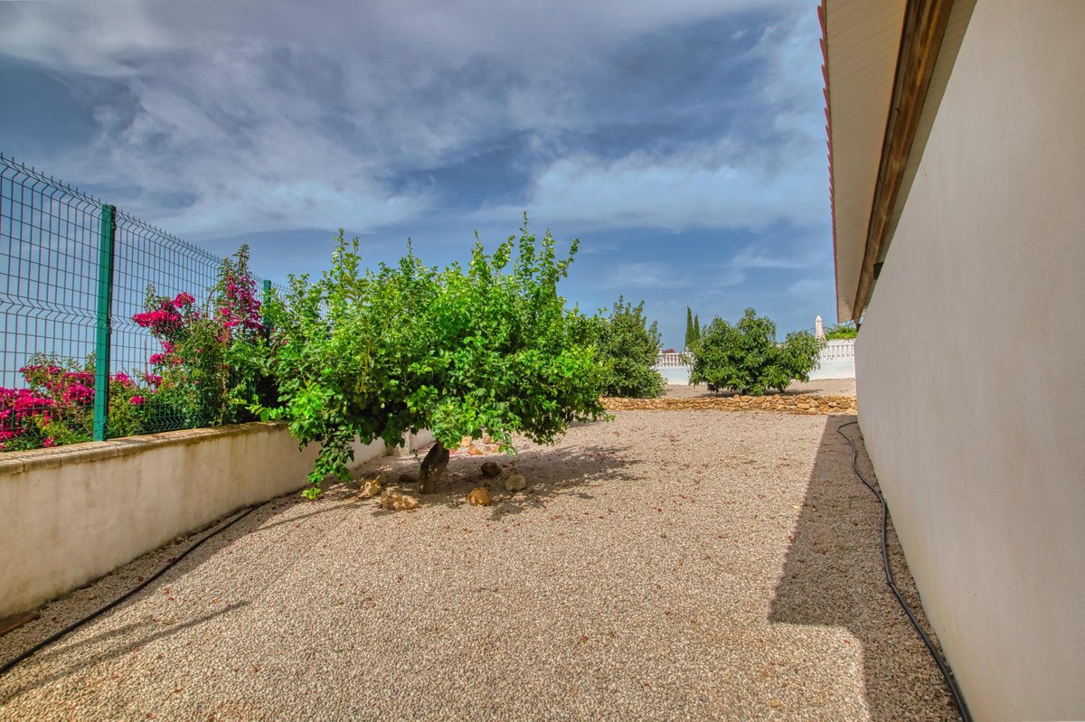 4 Bed Finca - Cortijo in Periana