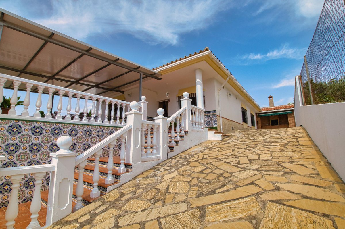 4 Bed Finca - Cortijo in Periana