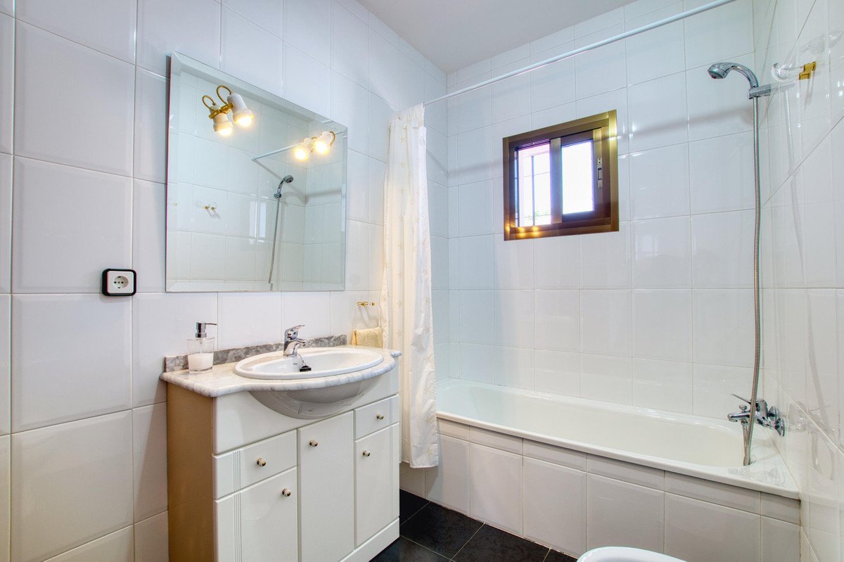 4 Bed Finca - Cortijo in Periana