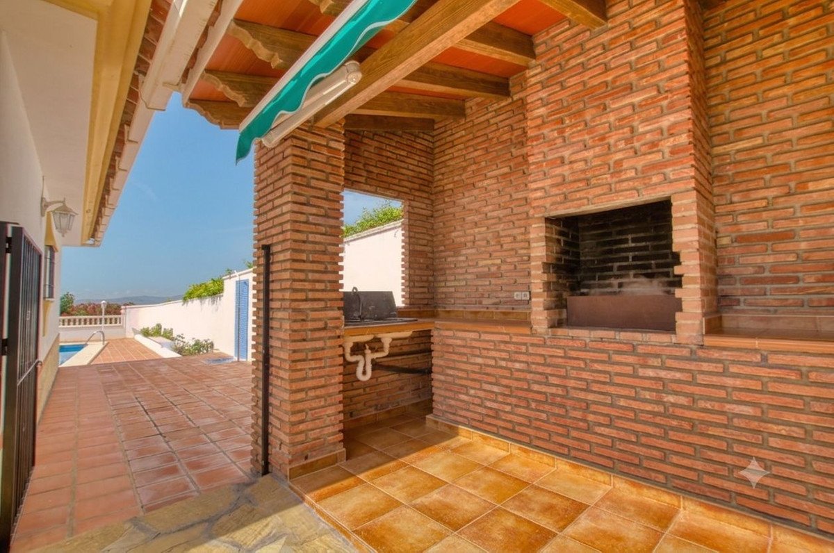 4 Bed Finca - Cortijo in Periana