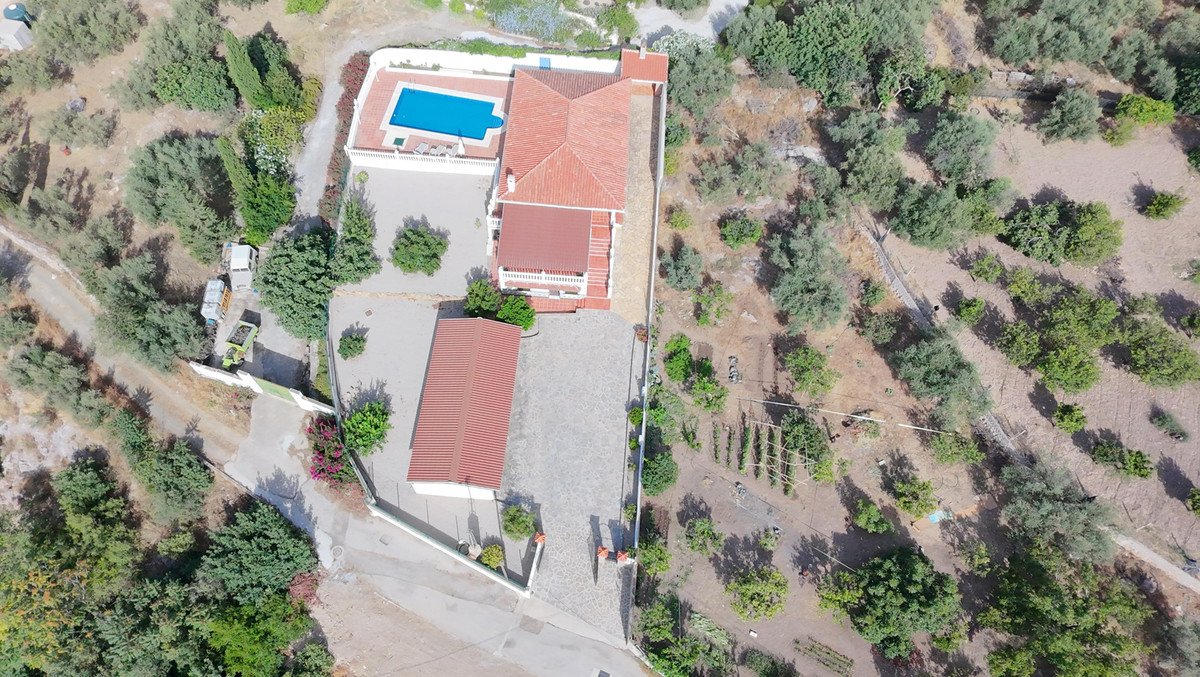 4 Bed Finca - Cortijo in Periana
