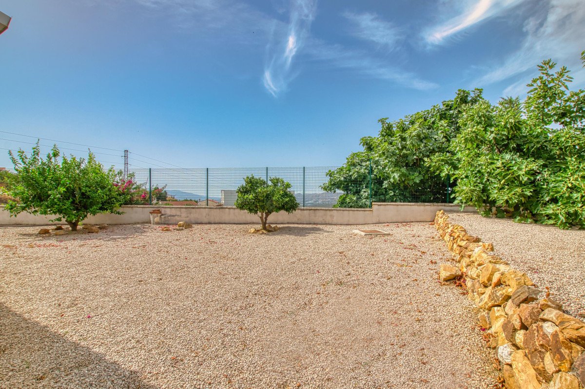 4 Bed Finca - Cortijo in Periana