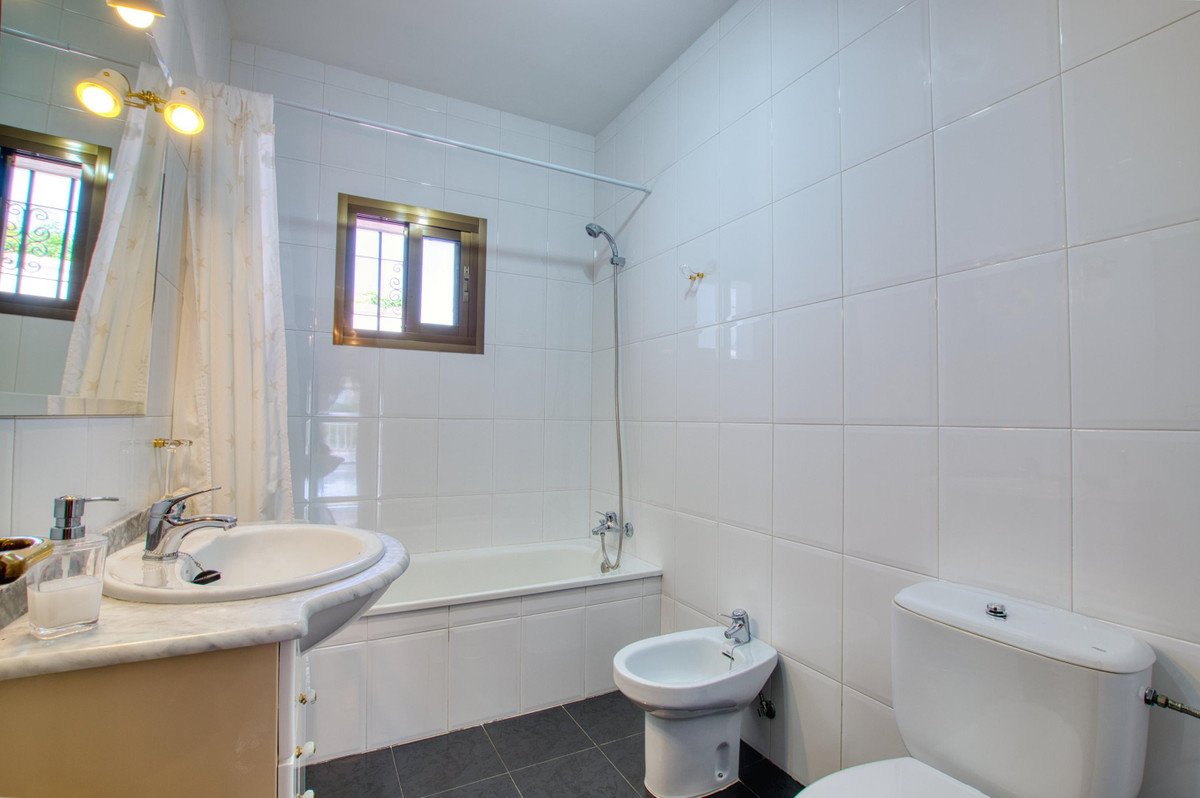 4 Bed Finca - Cortijo in Periana