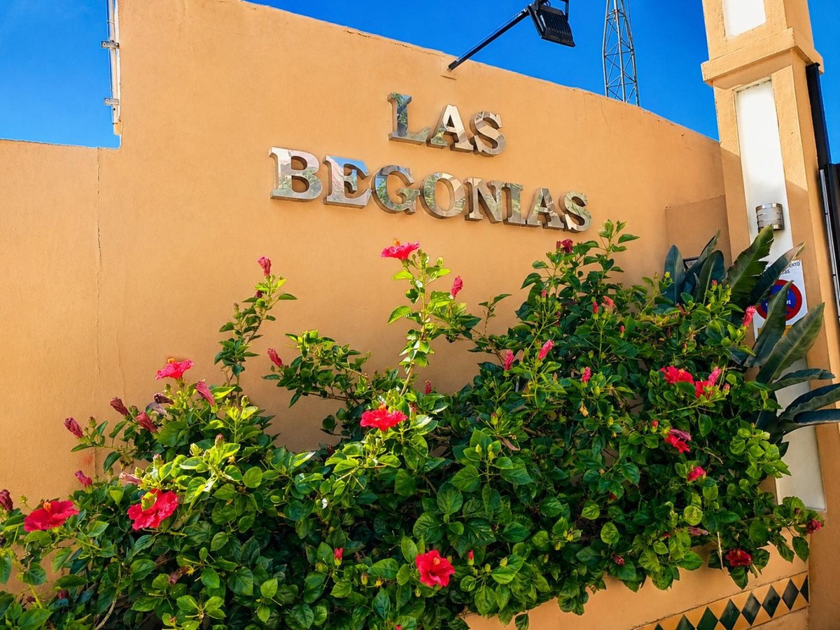 3 Bed Detached Villa in Riviera del Sol
