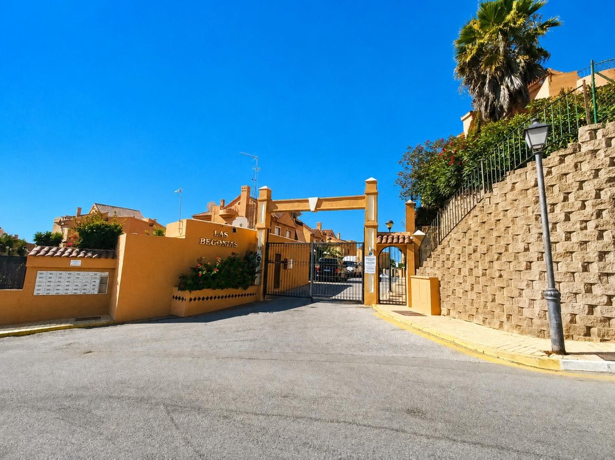 3 Bed Detached Villa in Riviera del Sol