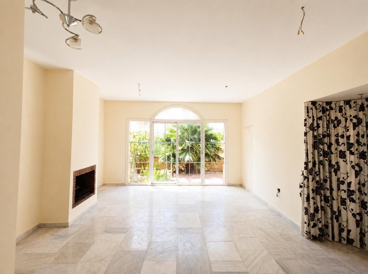 3 Bed Detached Villa in Riviera del Sol