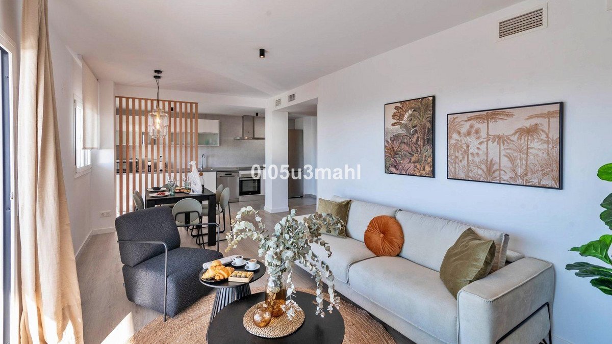 3 Bed Middle Floor Apartment in Rincón de la Victoria