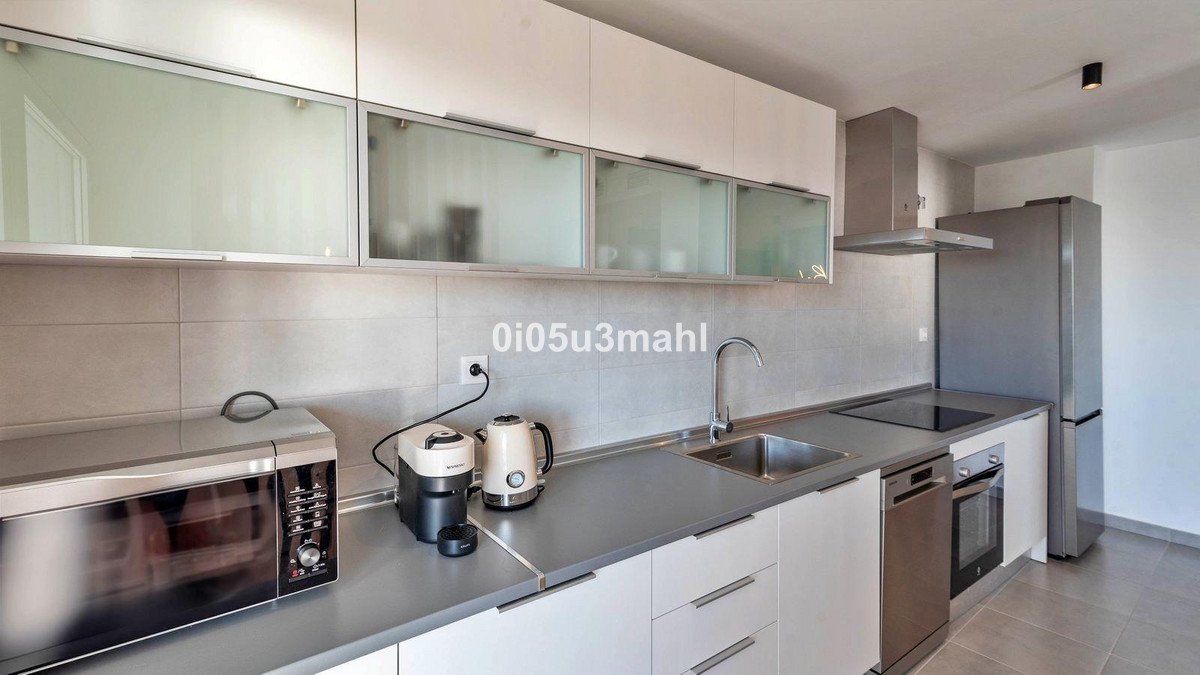 3 Bed Middle Floor Apartment in Rincón de la Victoria