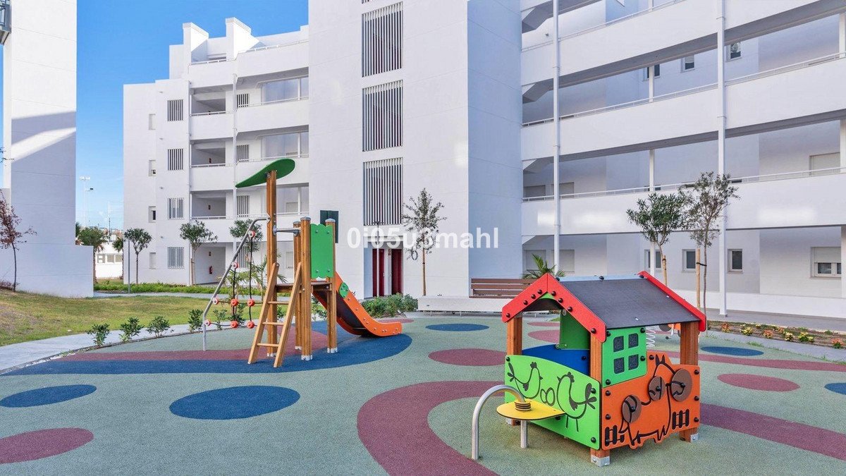 3 Bed Middle Floor Apartment in Rincón de la Victoria