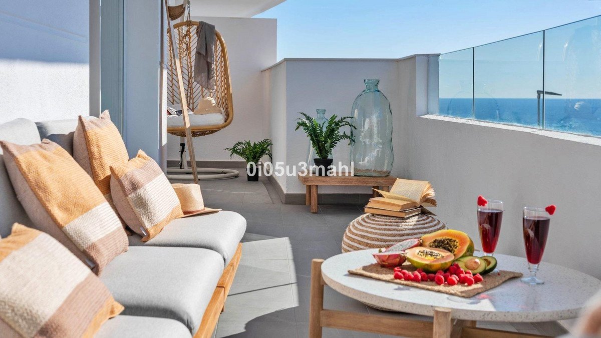 3 Bed Middle Floor Apartment in Rincón de la Victoria