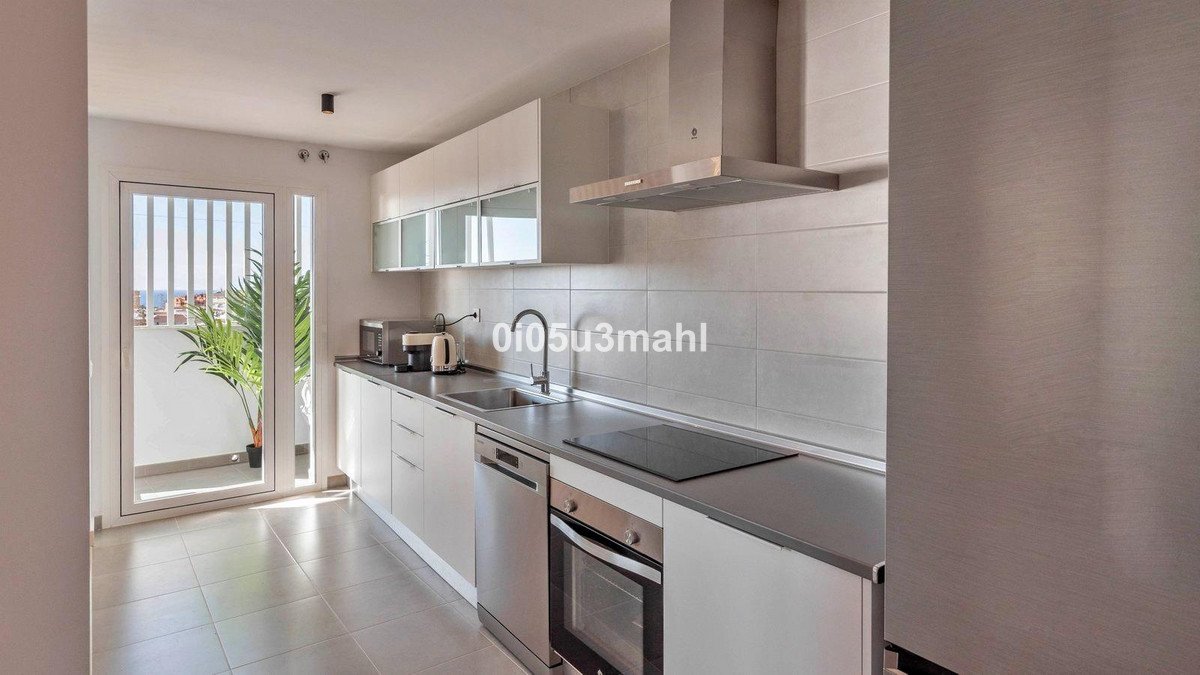 3 Bed Middle Floor Apartment in Rincón de la Victoria
