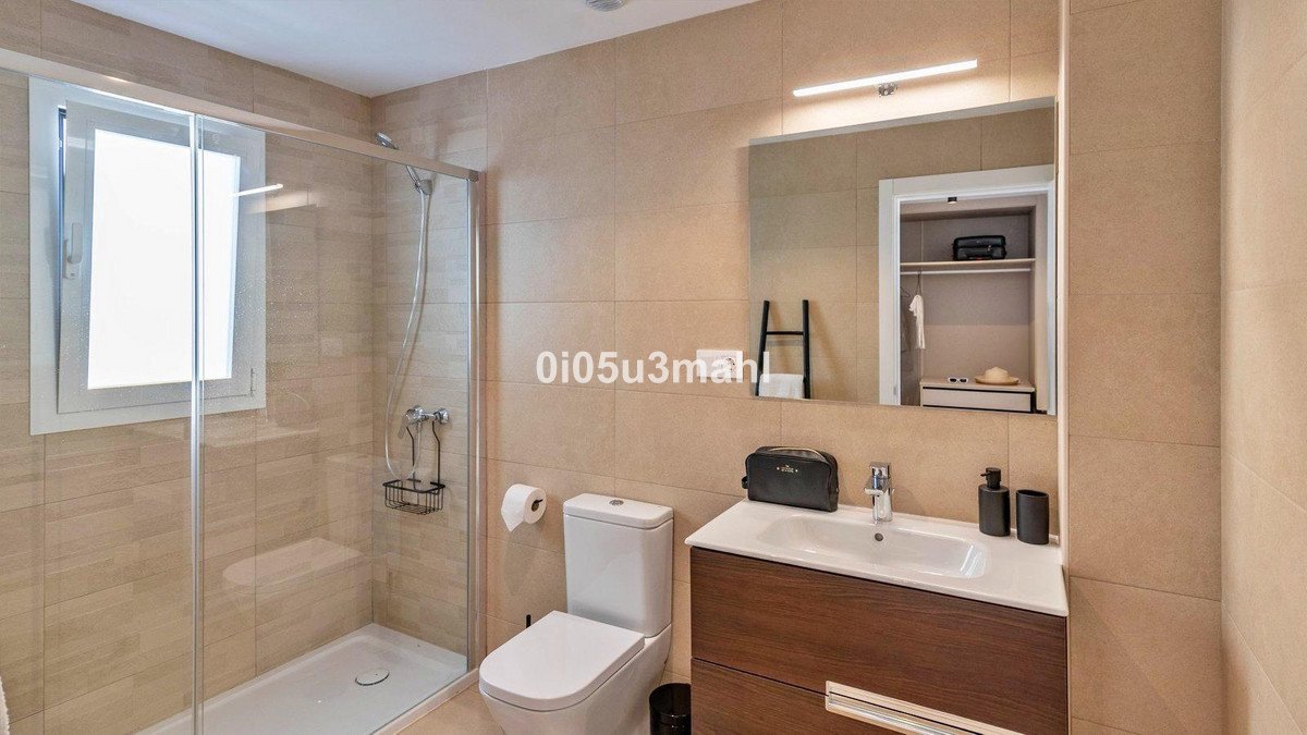 3 Bed Middle Floor Apartment in Rincón de la Victoria
