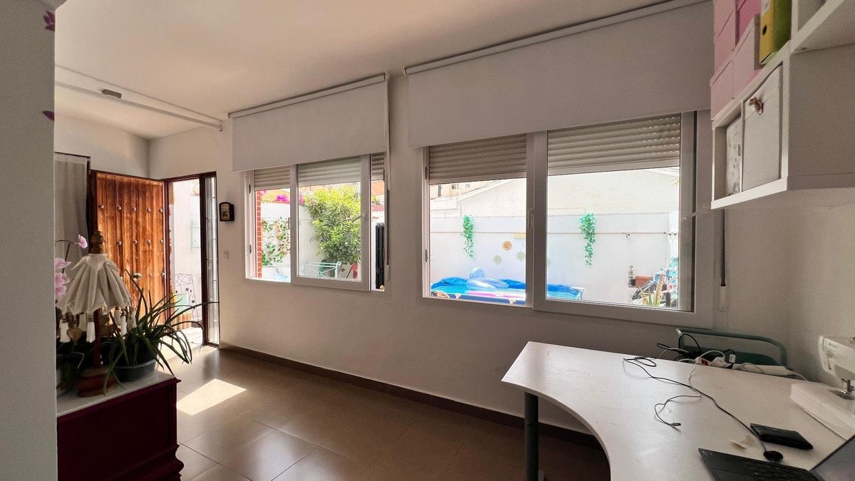 3 Bed Semi-Detached House in Benalmadena Costa
