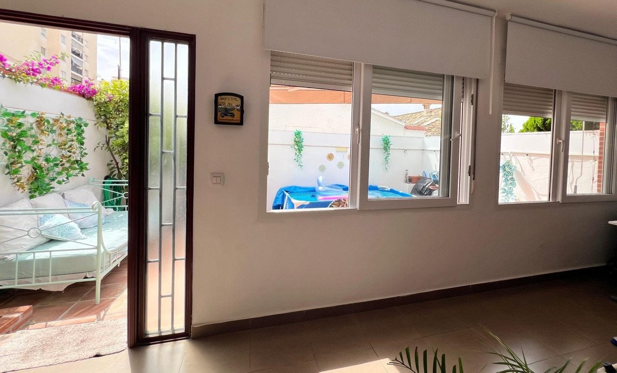 3 Bed Semi-Detached House in Benalmadena Costa