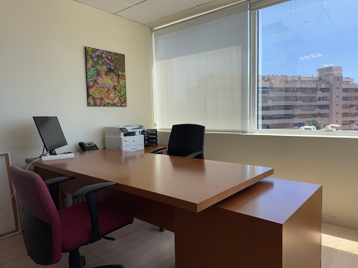 Office in Puerto Banús