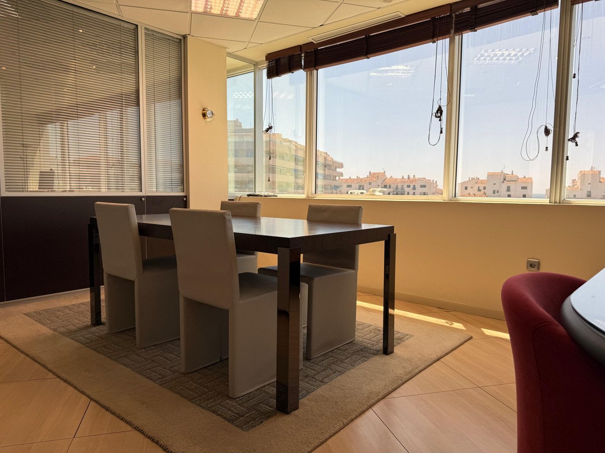 Office in Puerto Banús