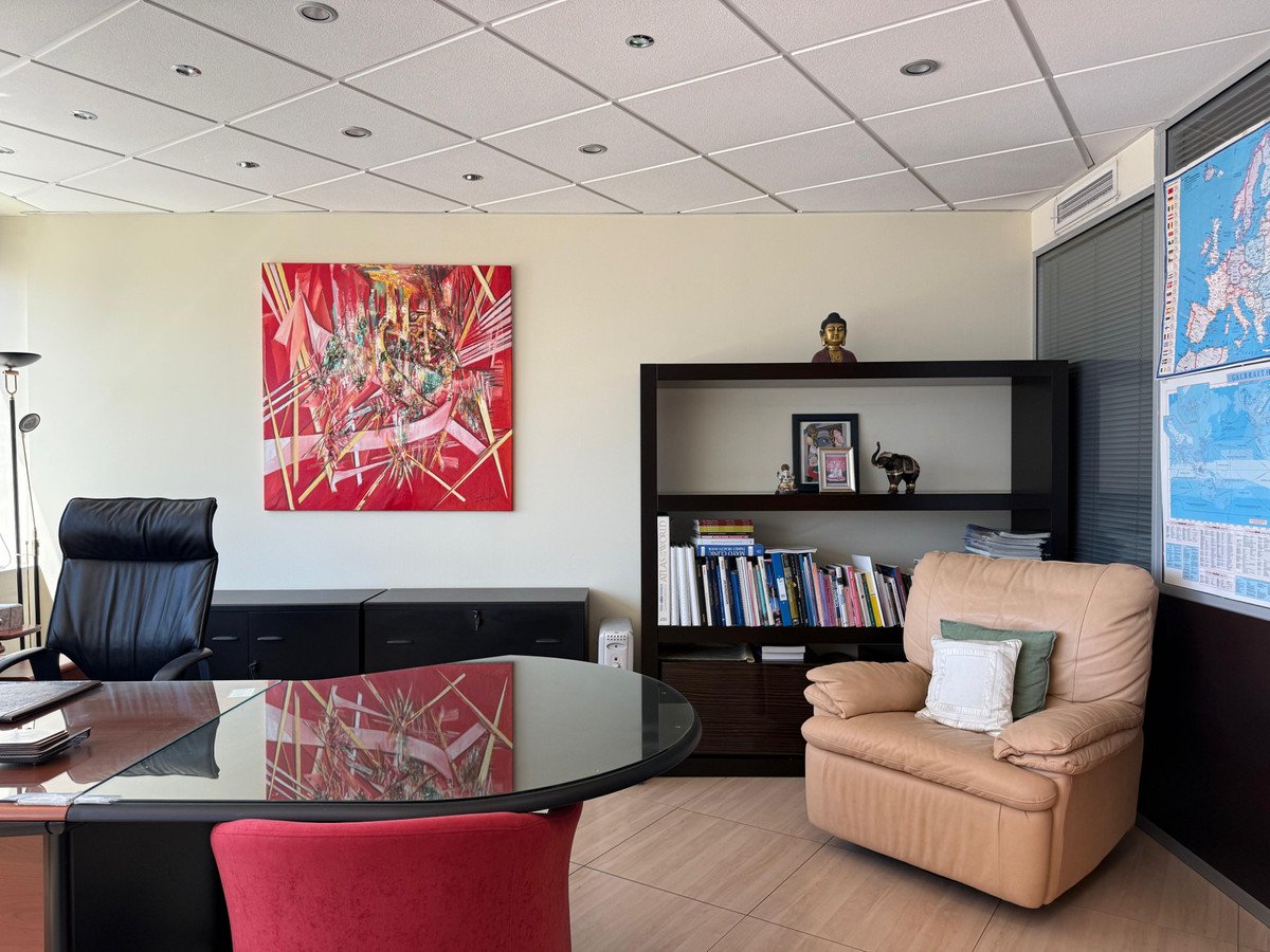 Office in Puerto Banús