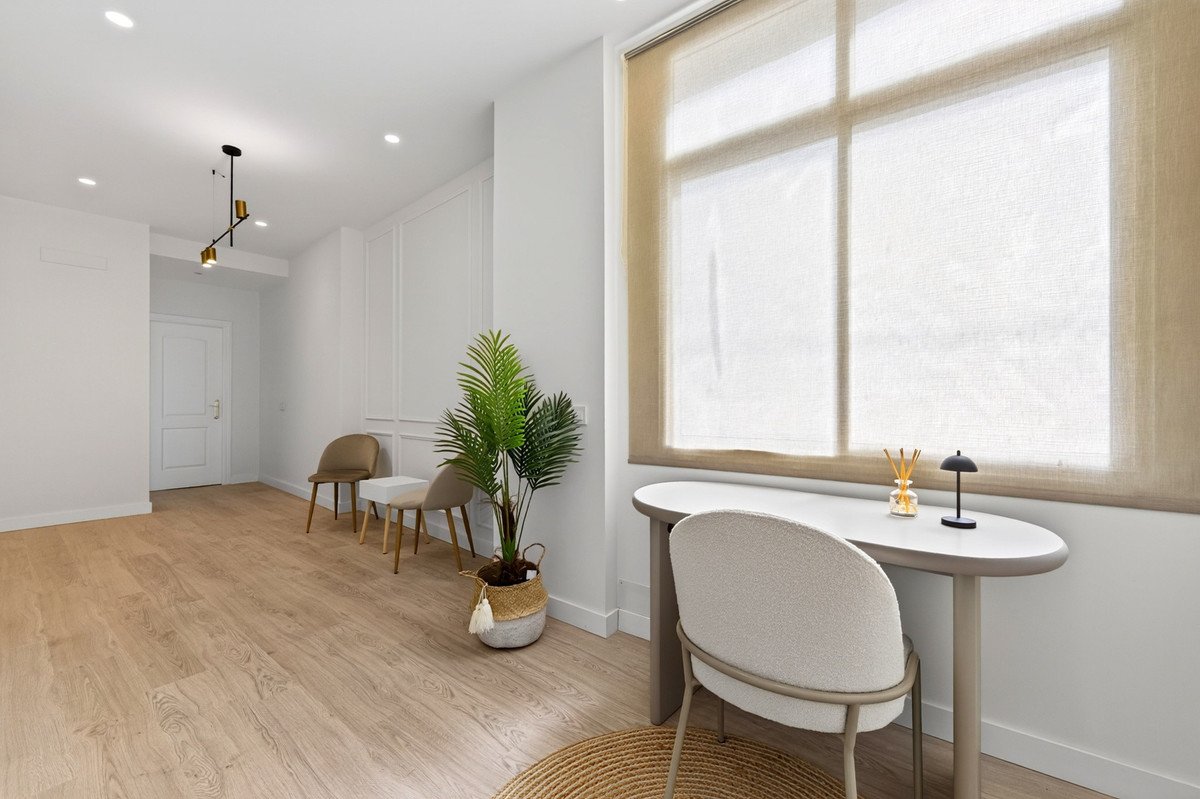 4 Bed Middle Floor Apartment in Centro Histórico