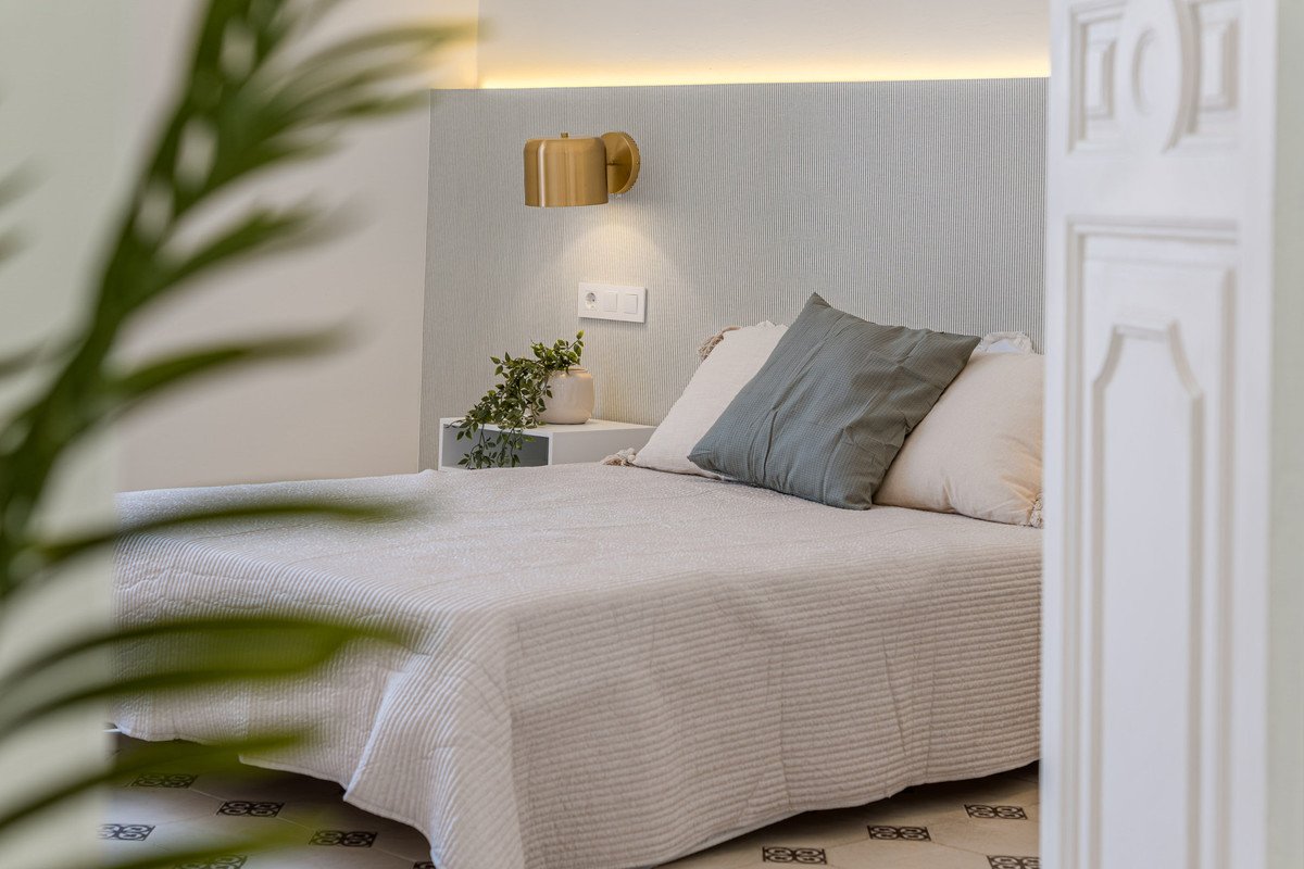 4 Bed Middle Floor Apartment in Centro Histórico