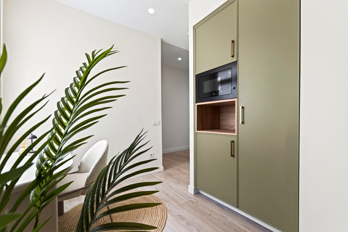 4 Bed Middle Floor Apartment in Centro Histórico