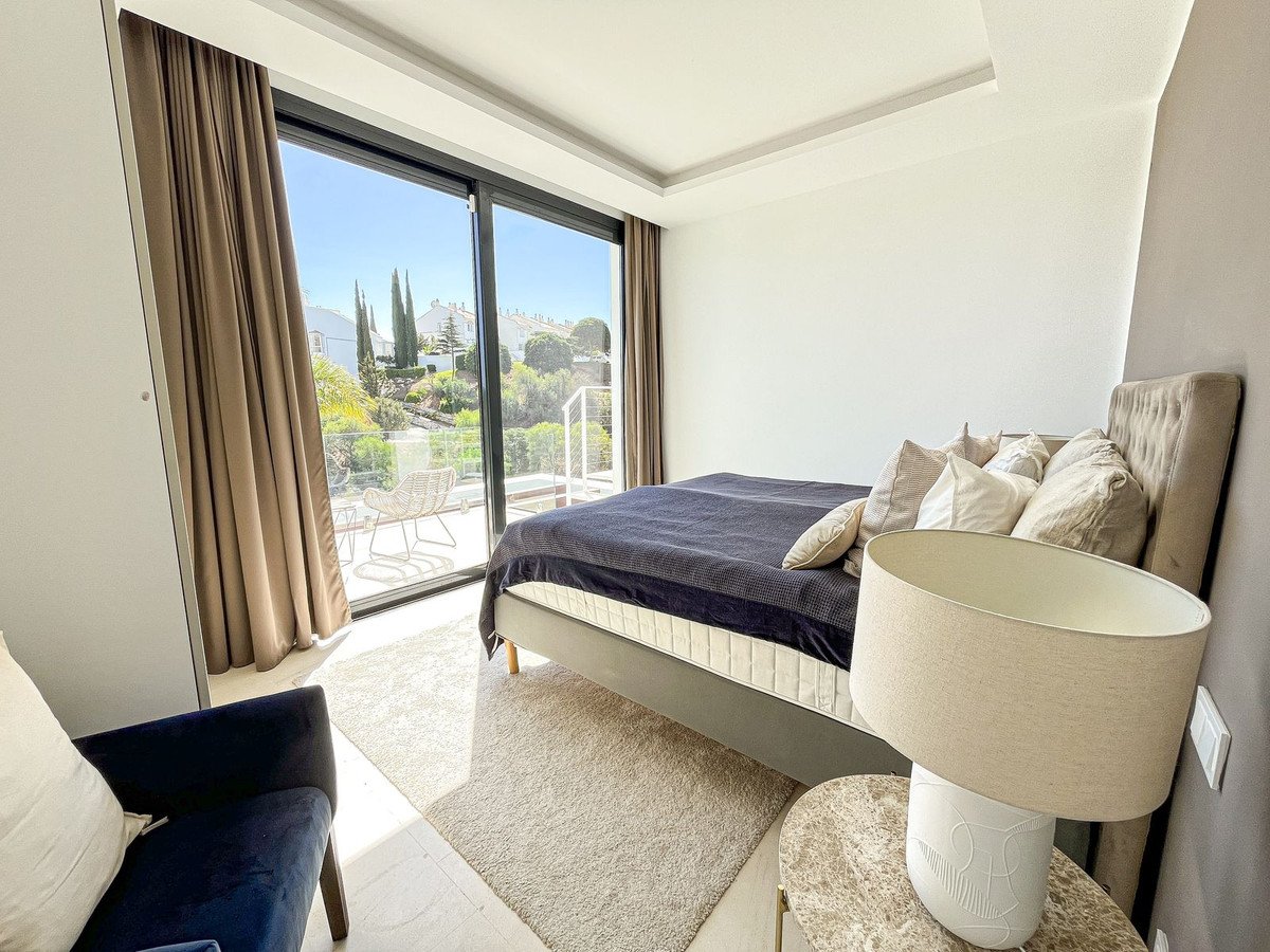 5 Bed Semi-Detached House in Cabopino