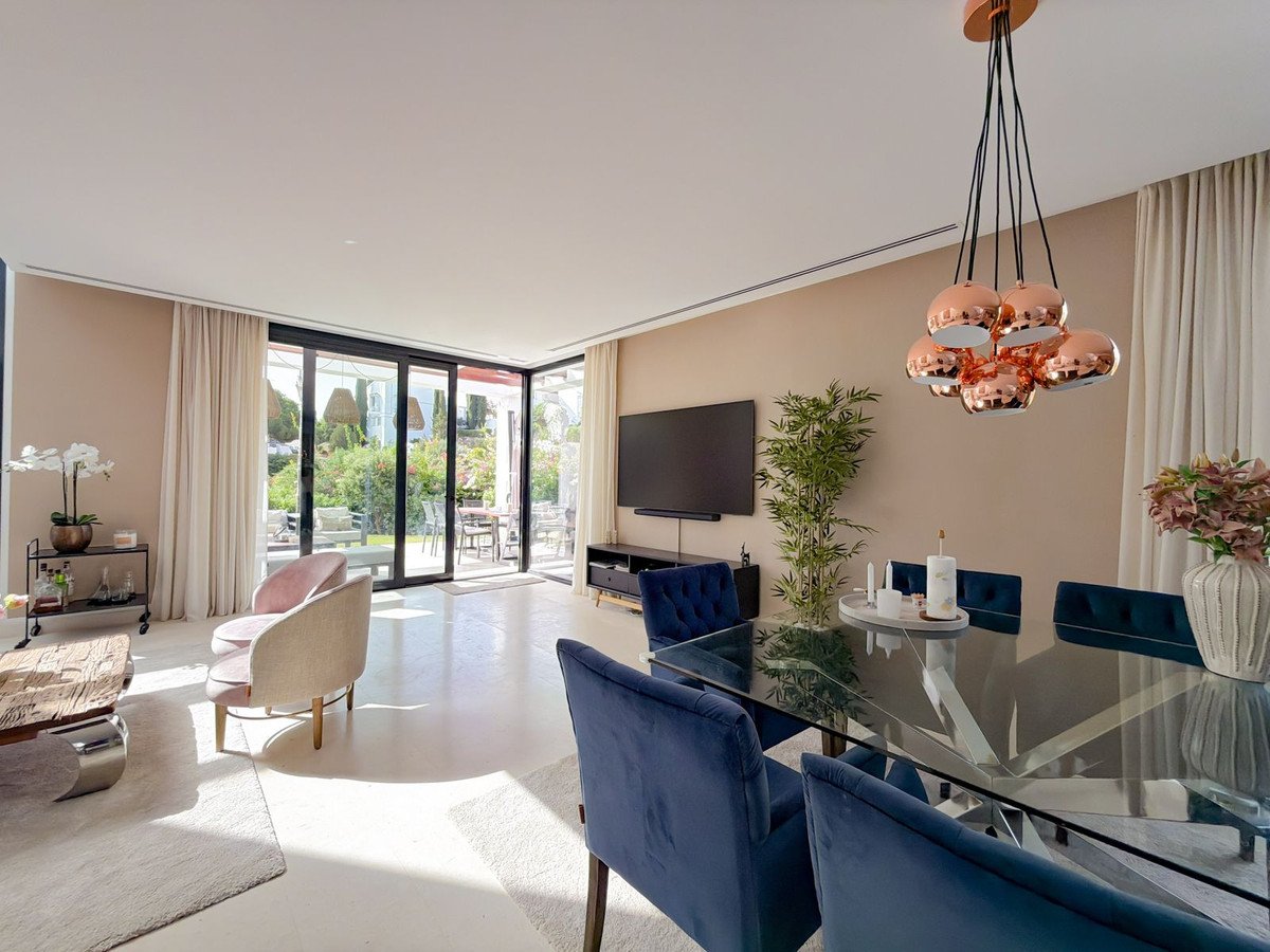 5 Bed Semi-Detached House in Cabopino