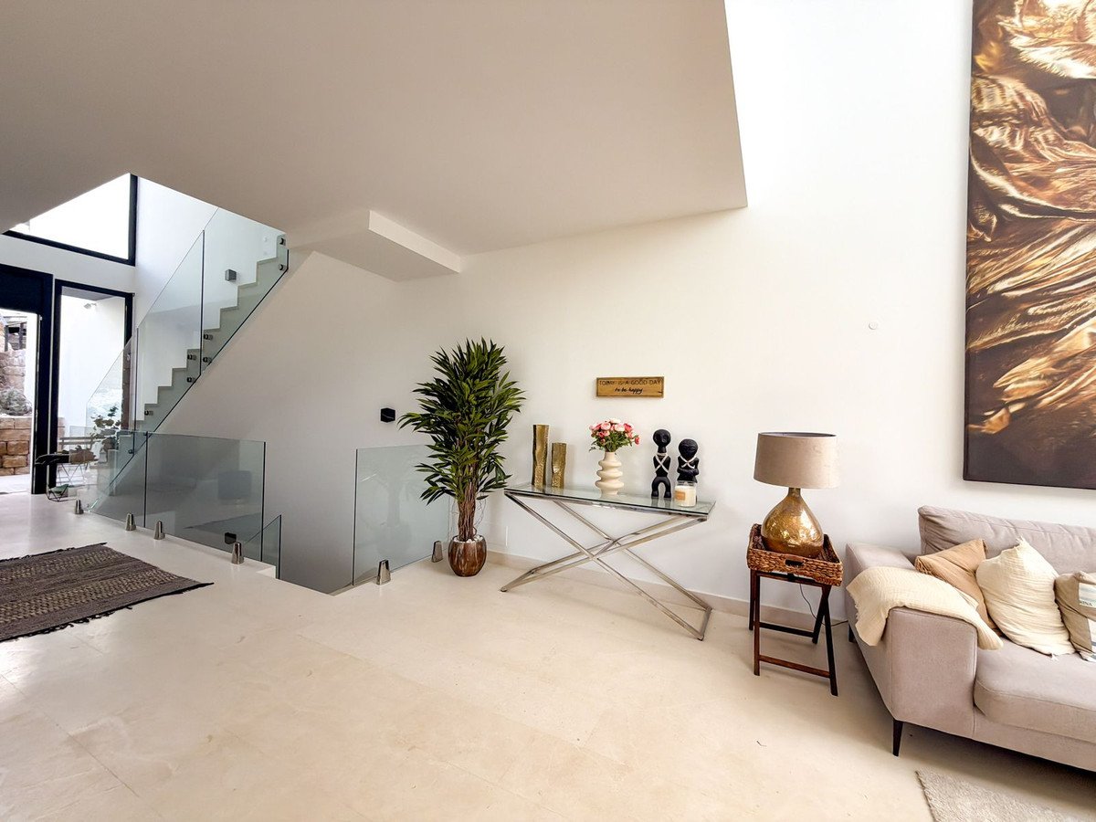 5 Bed Semi-Detached House in Cabopino