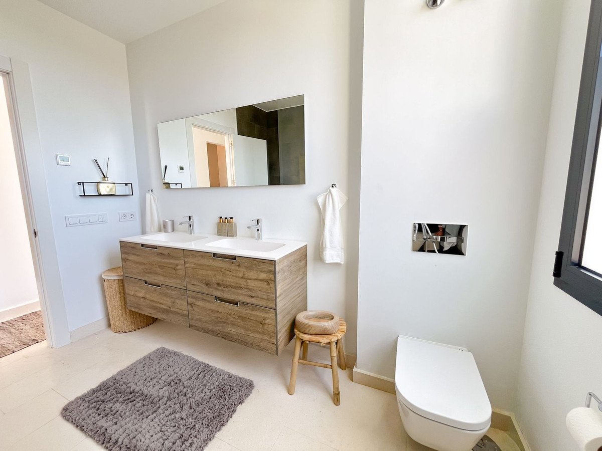 5 Bed Semi-Detached House in Cabopino