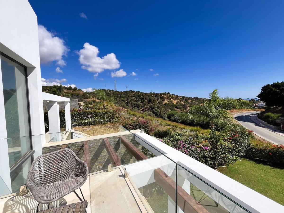 5 Bed Semi-Detached House in Cabopino