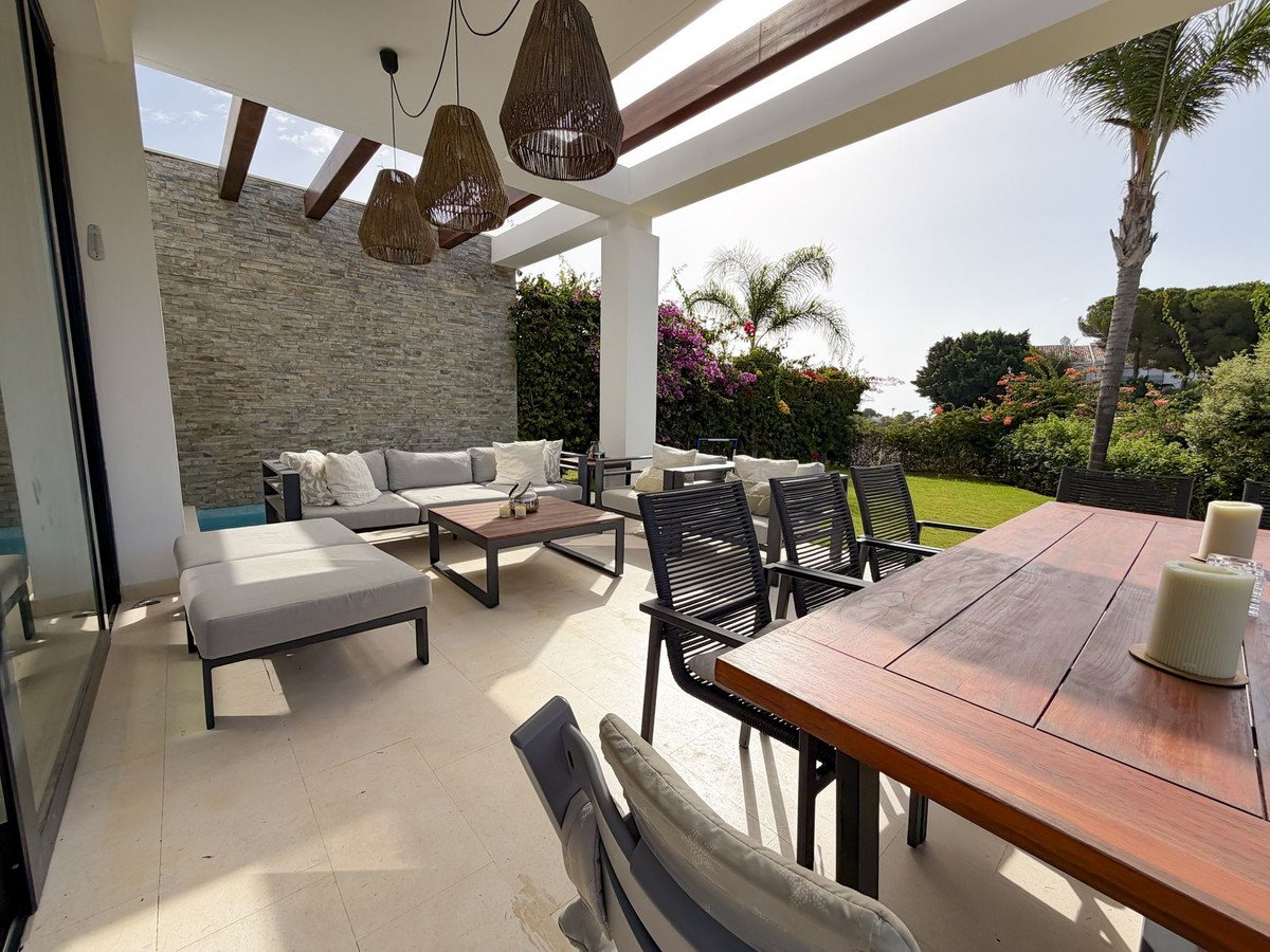 5 Bed Semi-Detached House in Cabopino