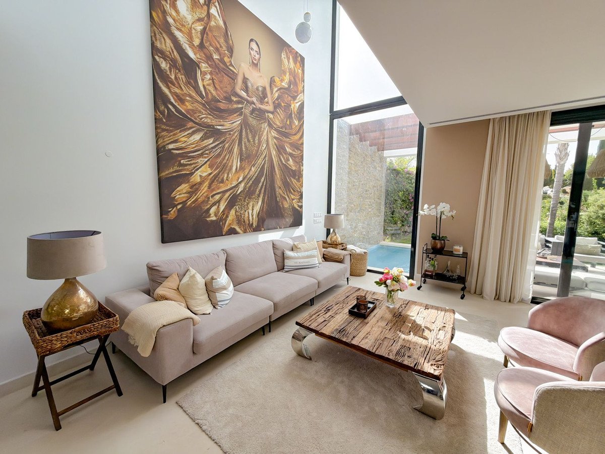 5 Bed Semi-Detached House in Cabopino