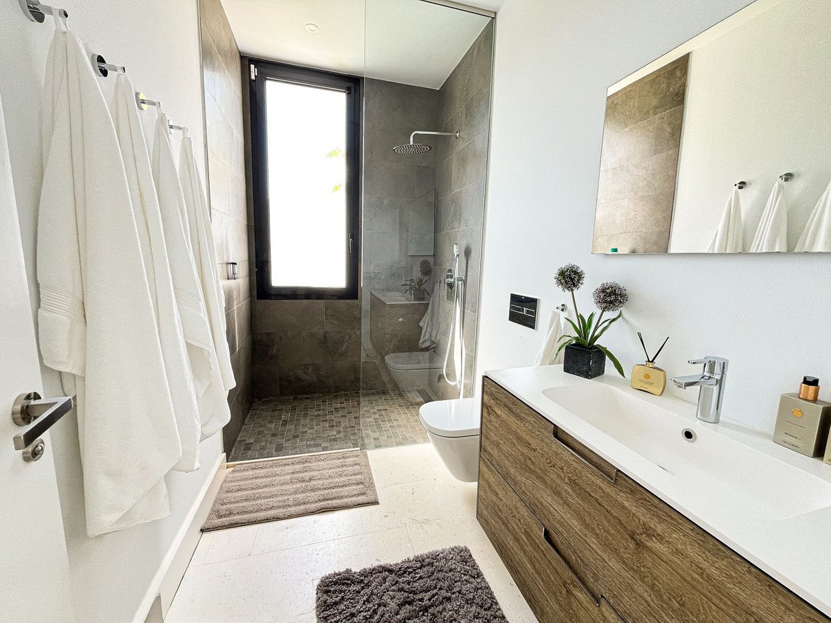 5 Bed Semi-Detached House in Cabopino