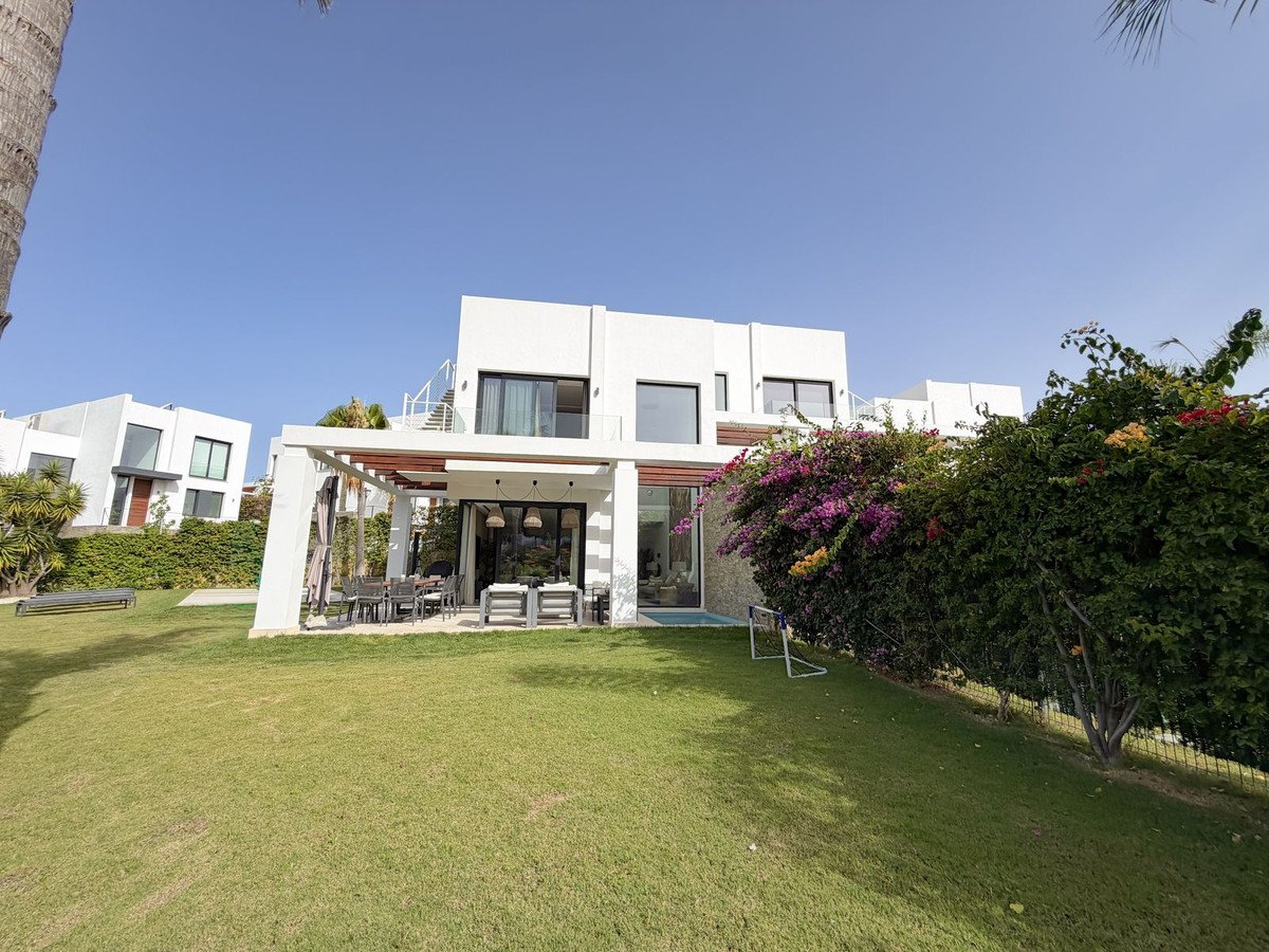 5 Bed Semi-Detached House in Cabopino