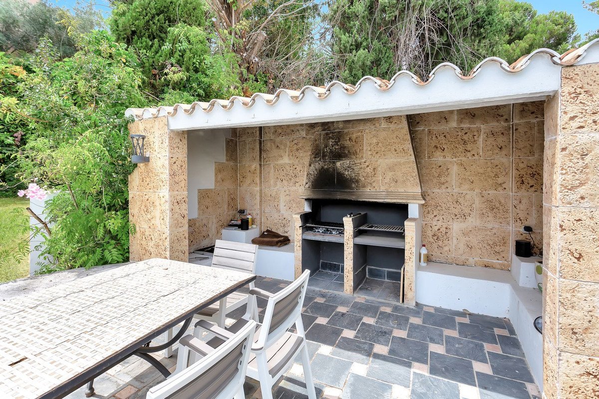 4 Bed Detached Villa in El Rosario
