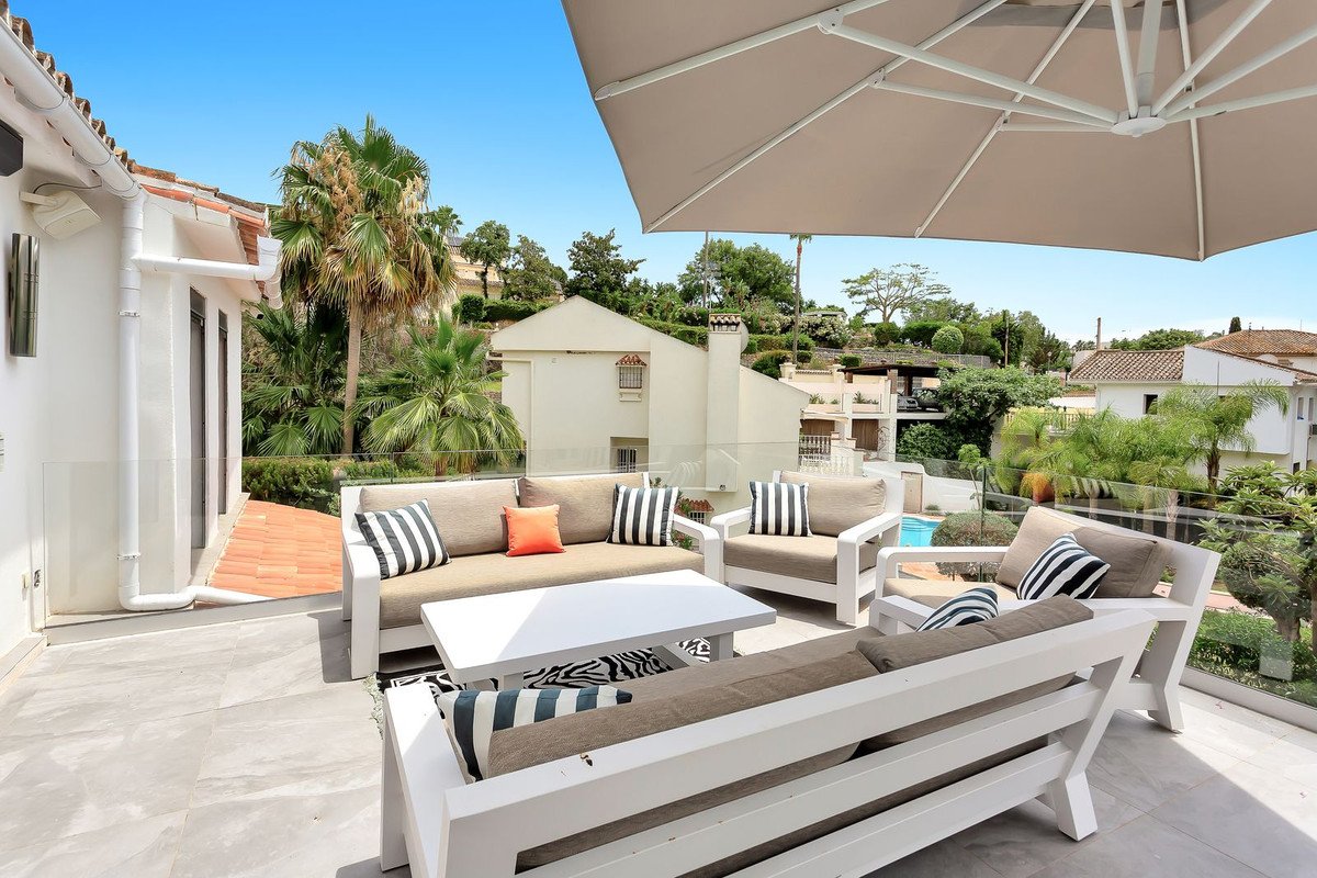 4 Bed Detached Villa in El Rosario