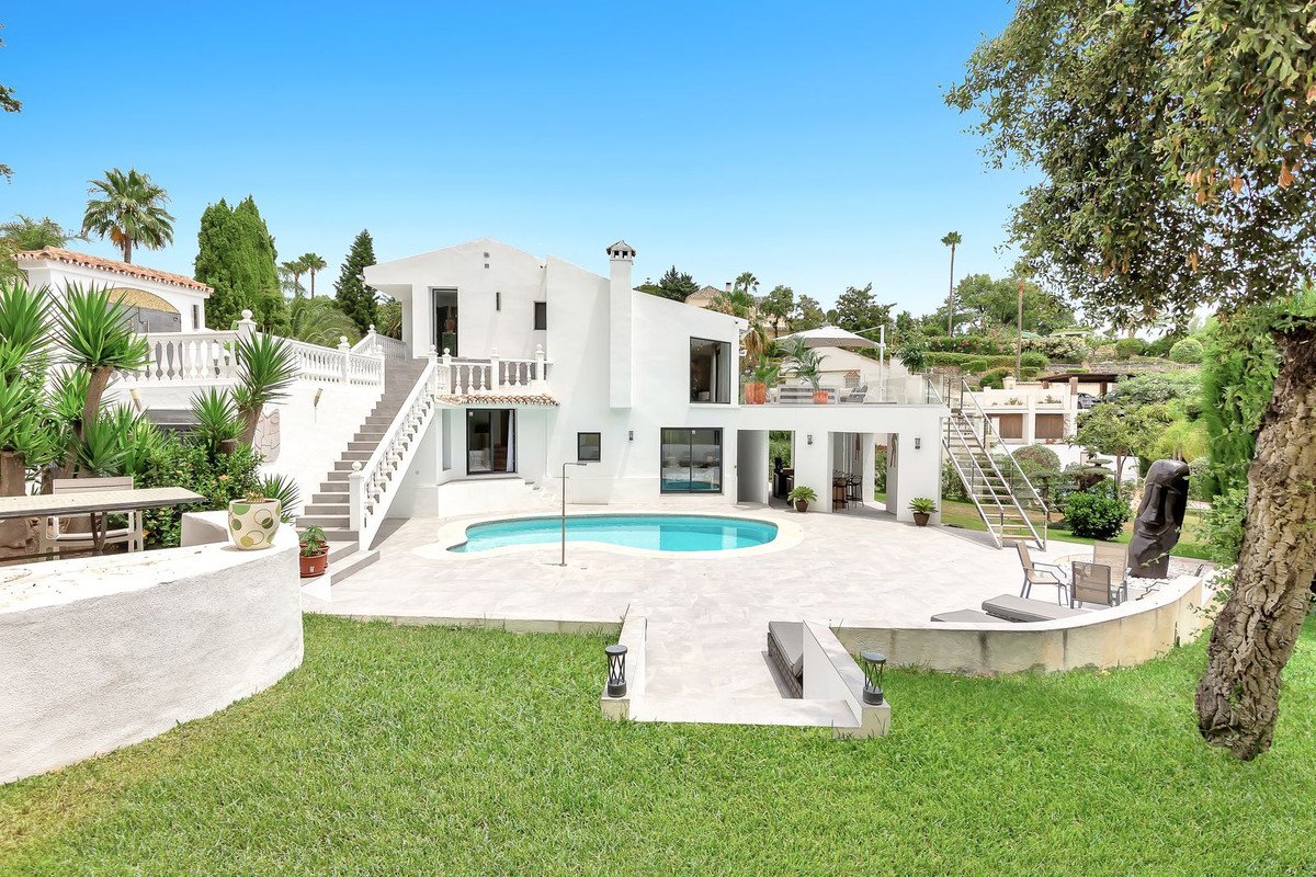 4 Bed Detached Villa in El Rosario