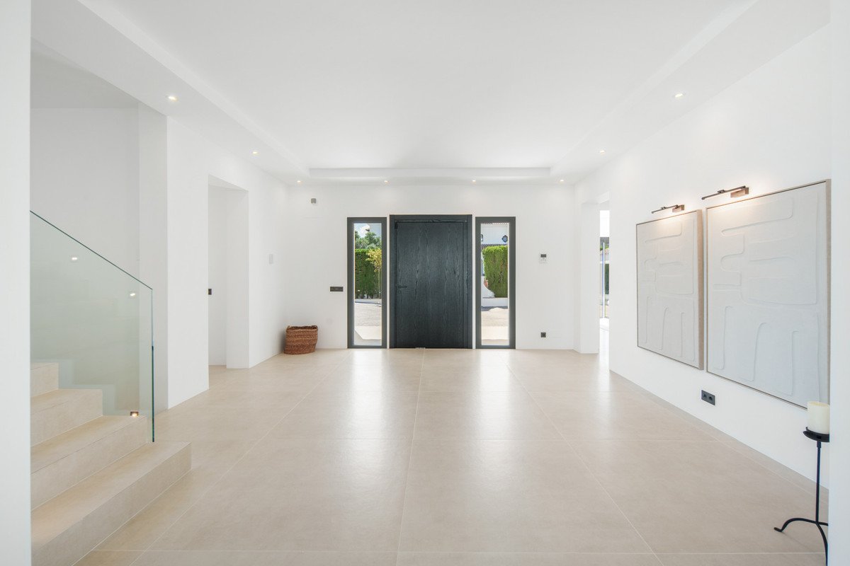 5 Bed Detached Villa in Benahavís