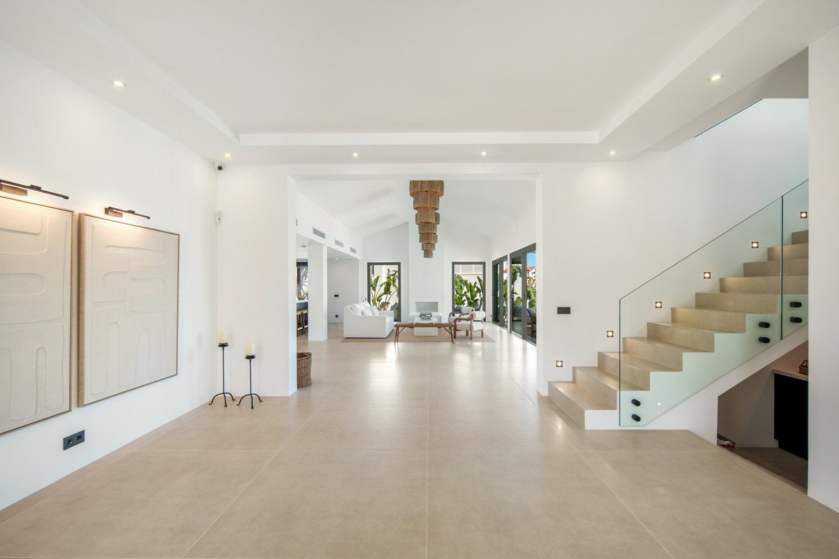 5 Bed Detached Villa in Benahavís