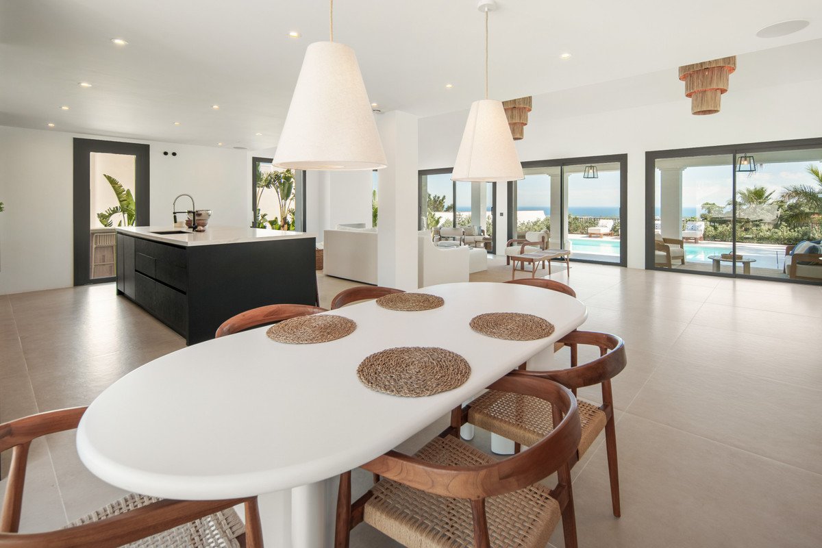 5 Bed Detached Villa in Benahavís