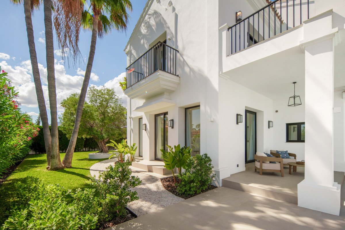 5 Bed Detached Villa in Benahavís