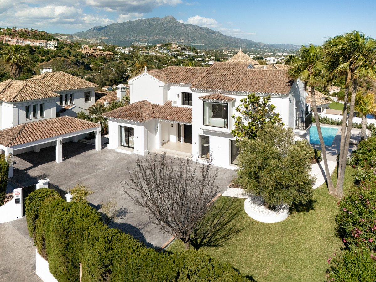 5 Bed Detached Villa in Benahavís