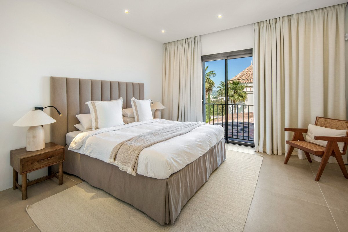 5 Bed Detached Villa in Benahavís