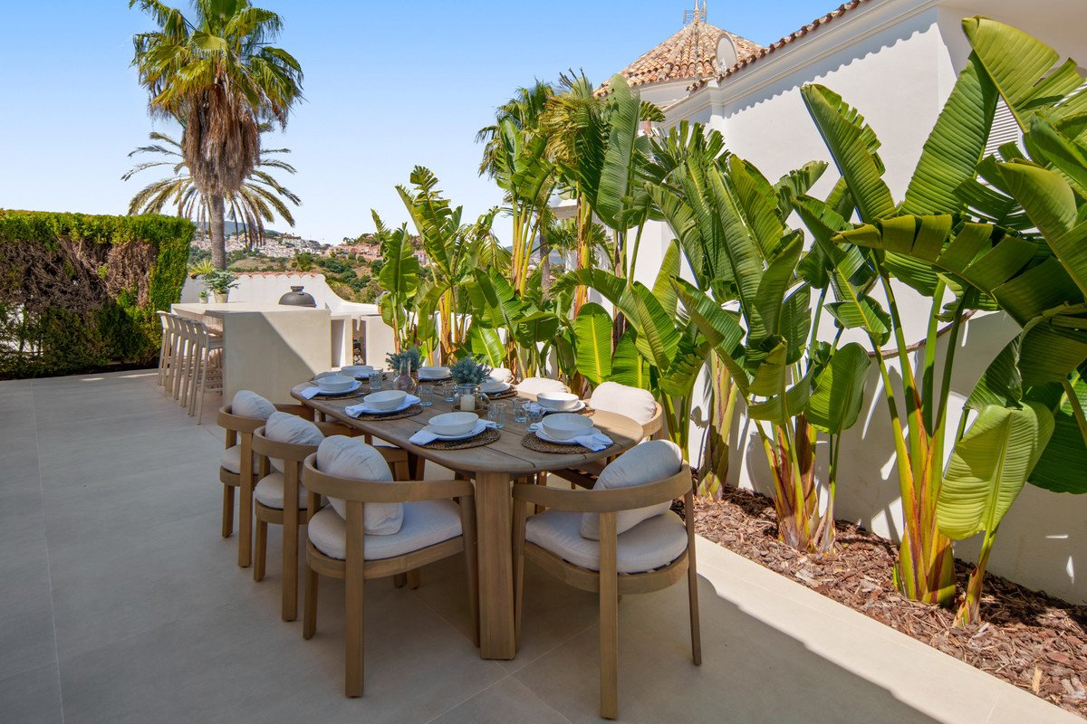 5 Bed Detached Villa in Benahavís