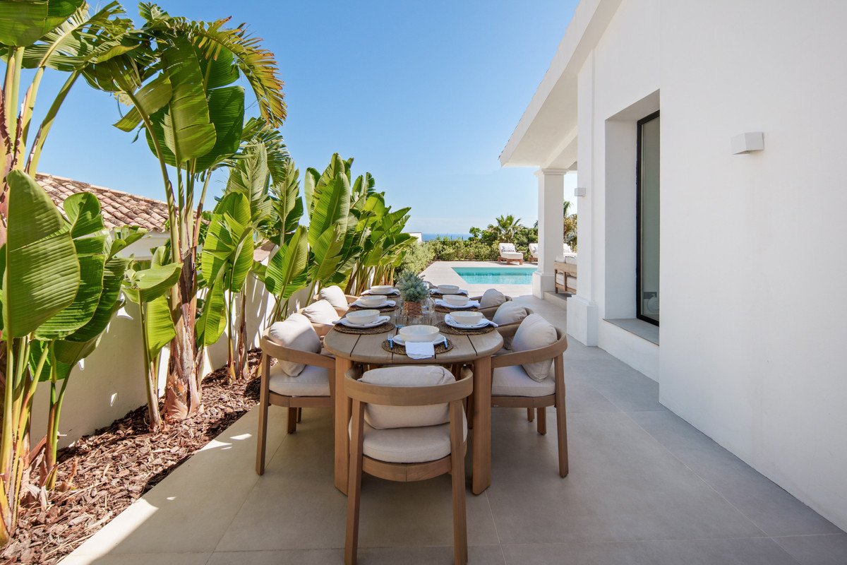 5 Bed Detached Villa in Benahavís